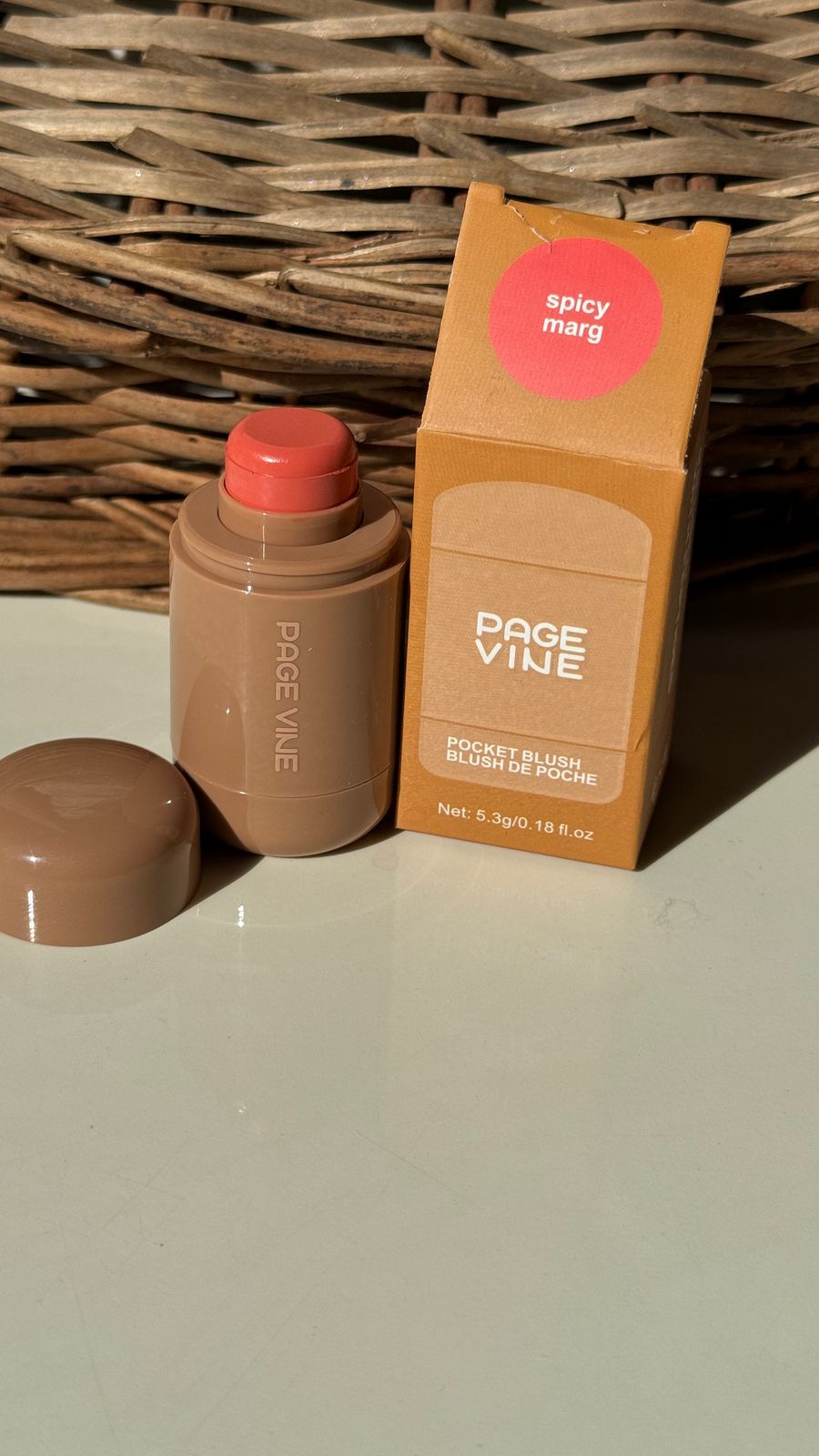 PAGE VINE Pocket Blush Rotating Shape. BLUSH DE POCHE.