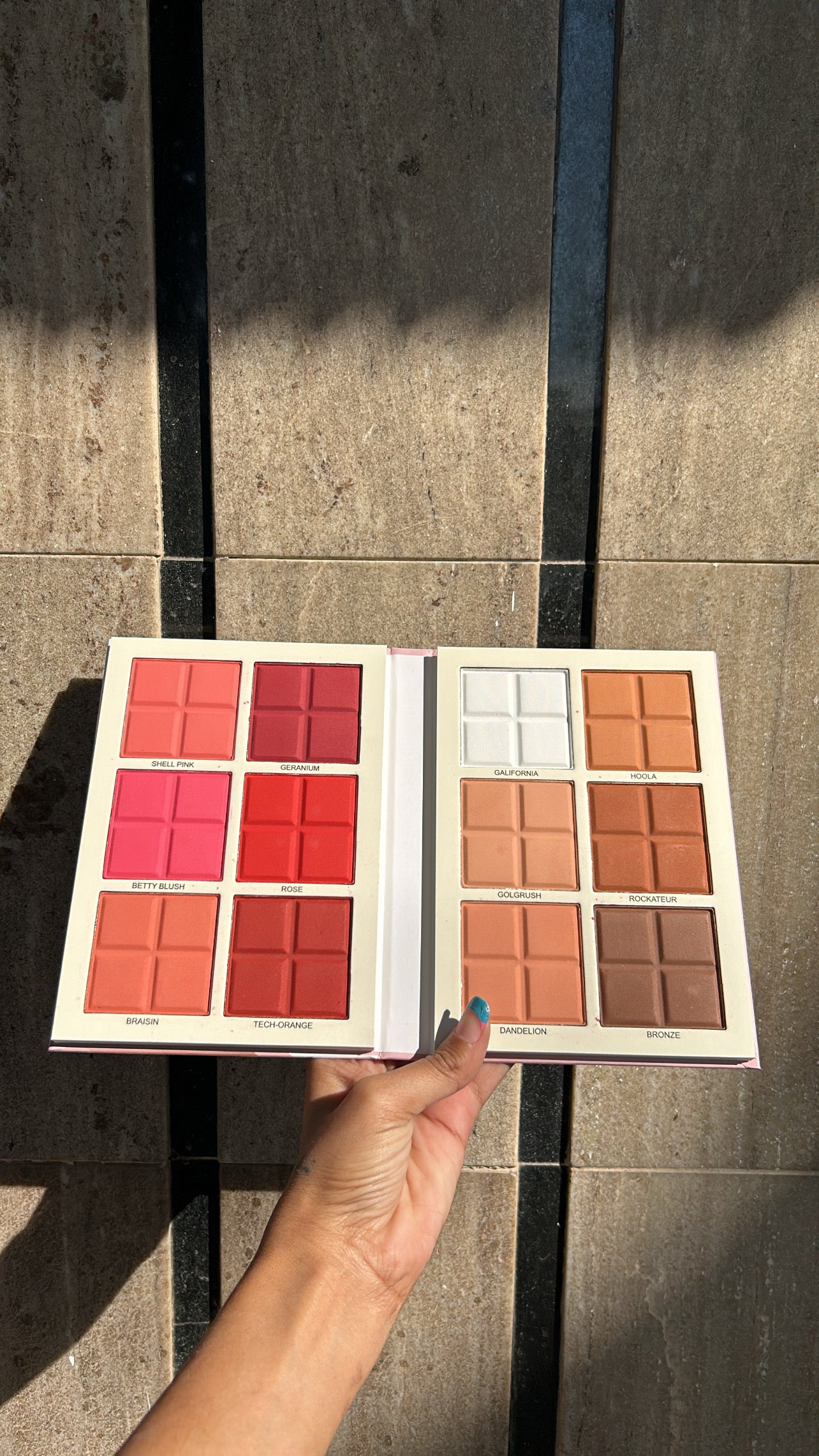 Daroge blush & contour palette