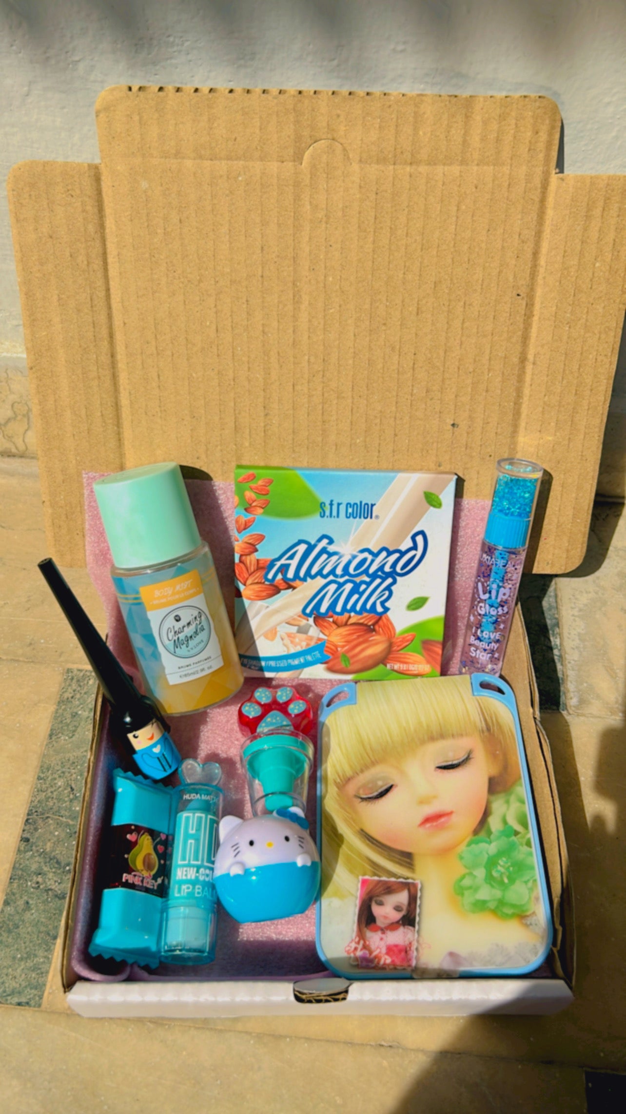 Kawaii blue hamper