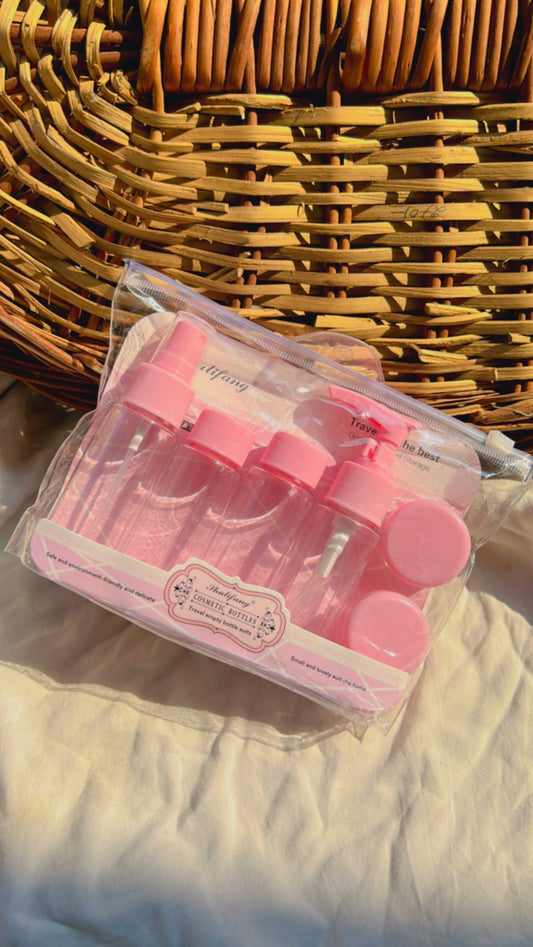 Travelling storage set