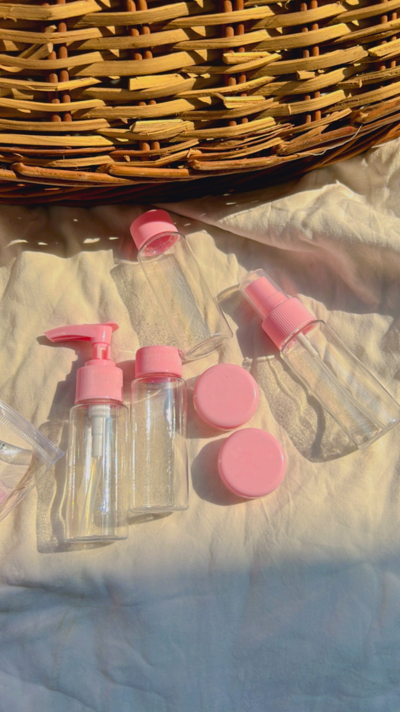 Travelling storage set