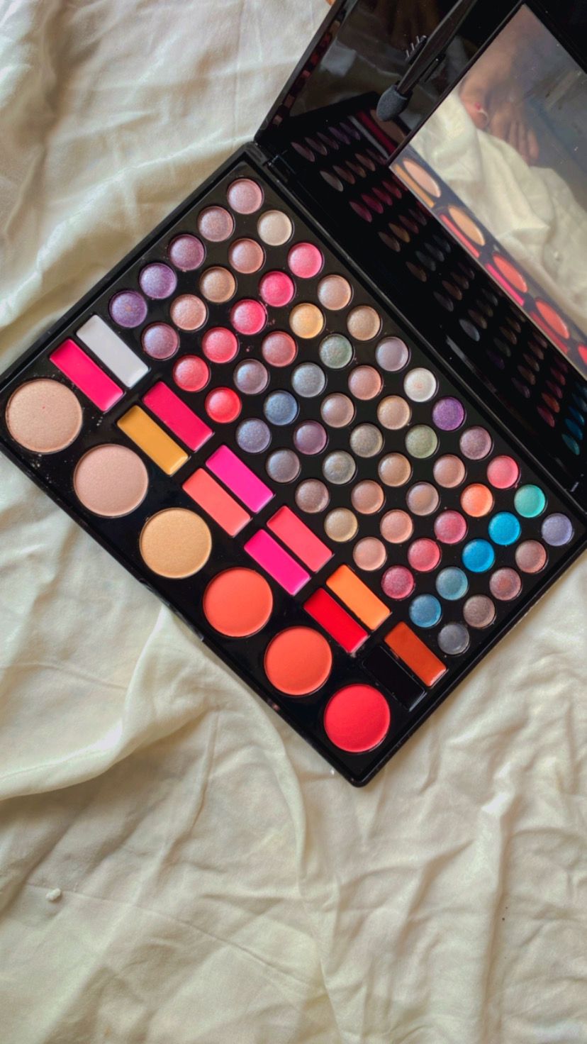 All in One Palette. 78 Shades. Eyeshadow Makeup Compact Bronzer With Mirror & Brush