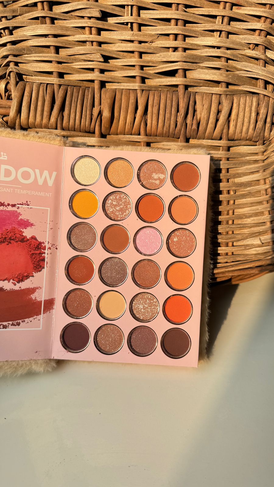 Hello Kitty All in One 4 Pages Makeup Book. 24 Eyeshadow, 6 Highlighter, 6 Blush, 4 Contour & Concealer & 3 Eyebrow Powder Shades.