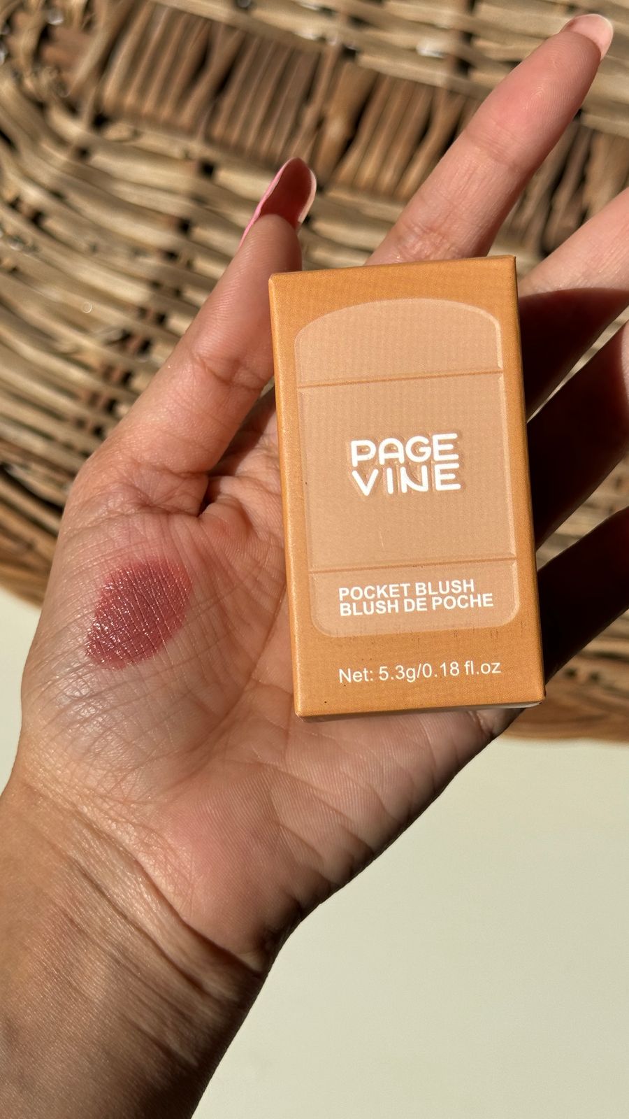 PAGE VINE Pocket Blush Rotating Shape. BLUSH DE POCHE.