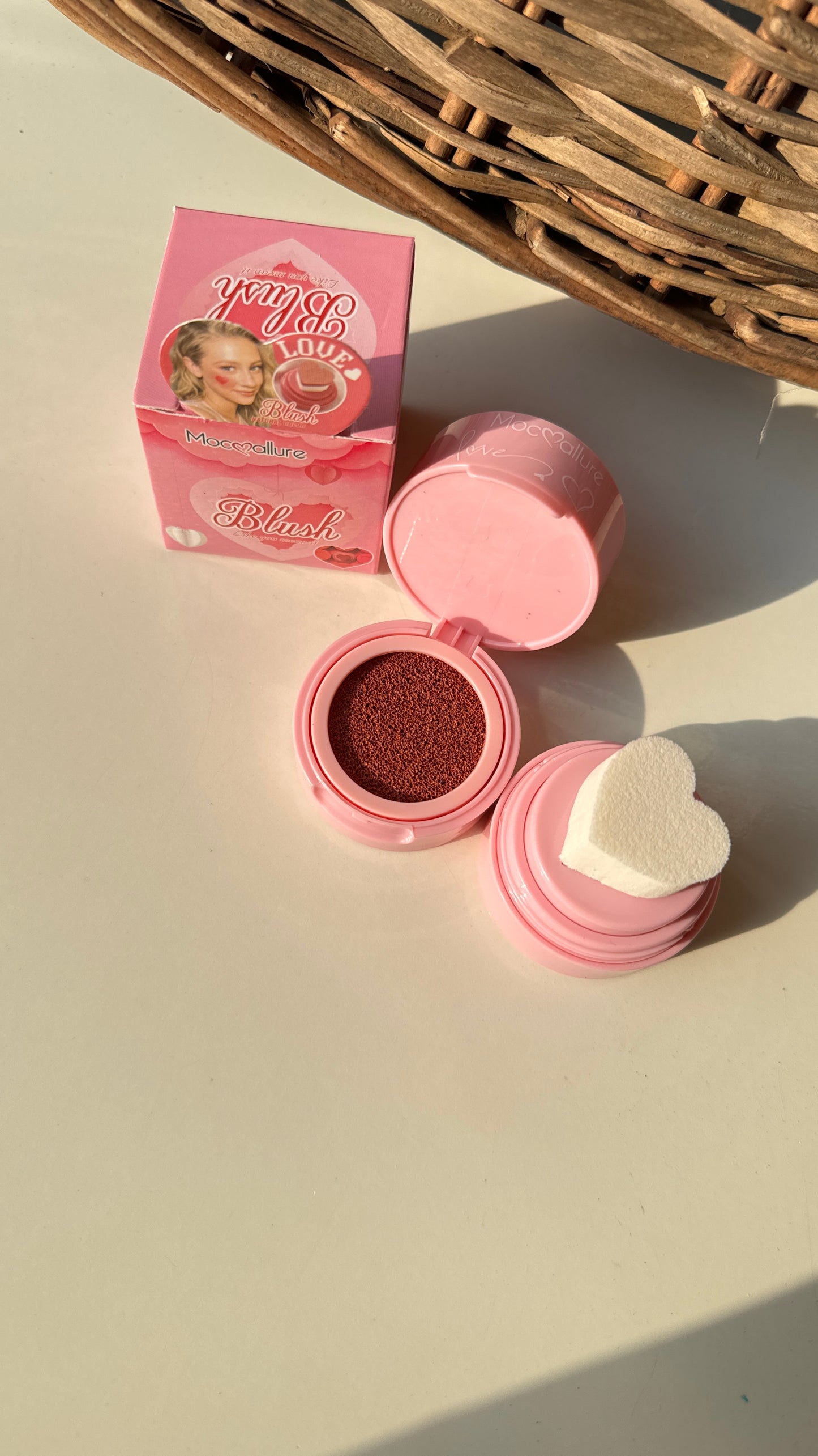Kawaii blush with heart apply sponge