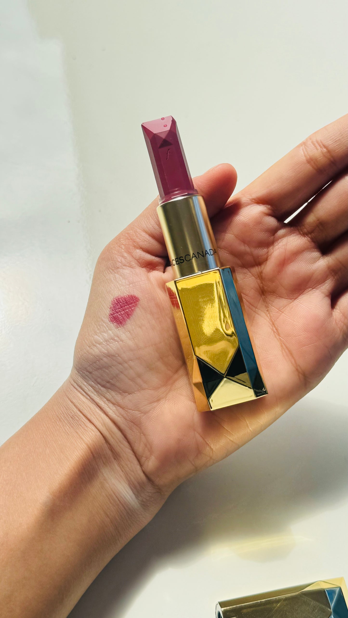 Facescanada lipstick