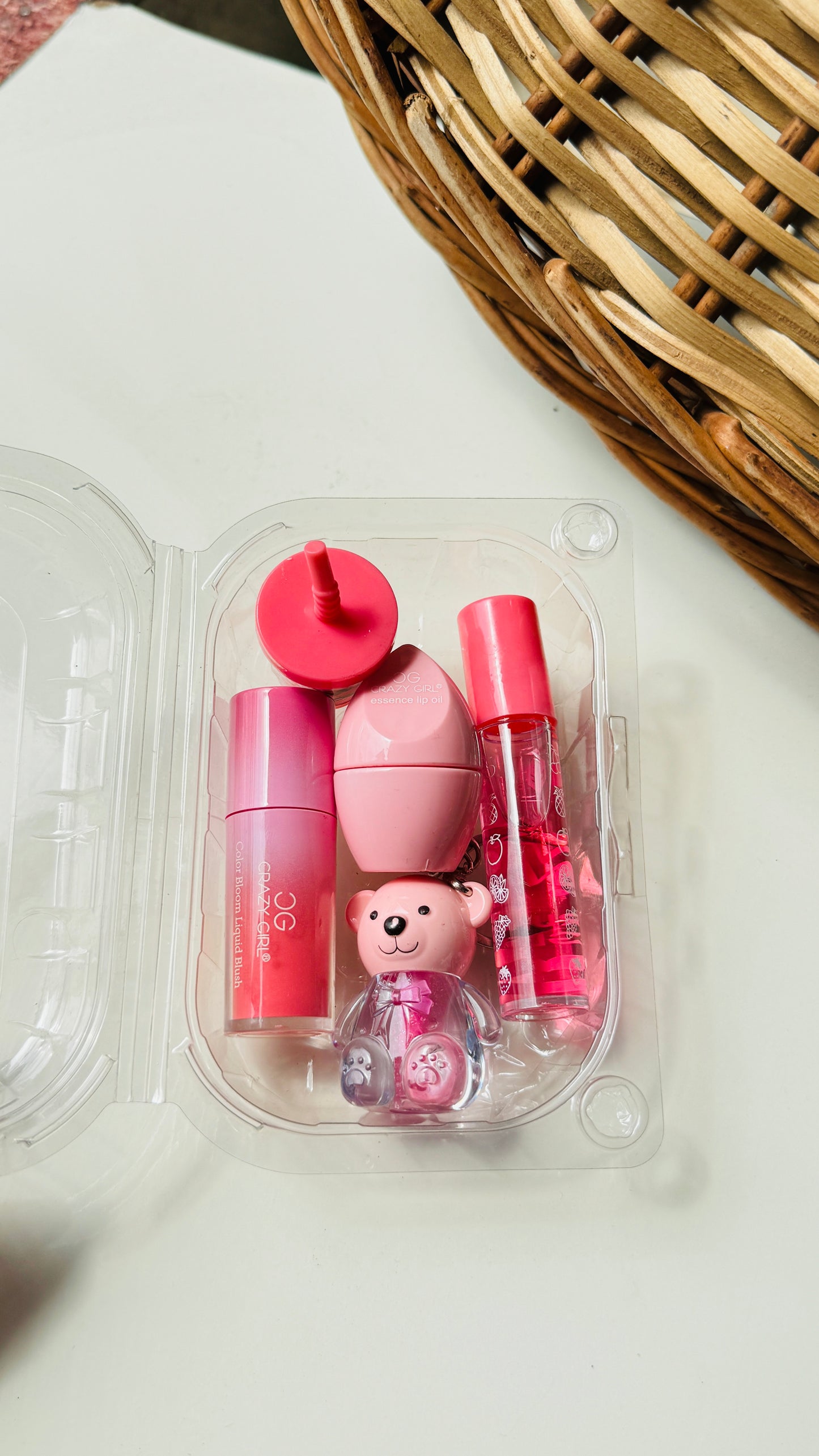 Cute mini pink hamper