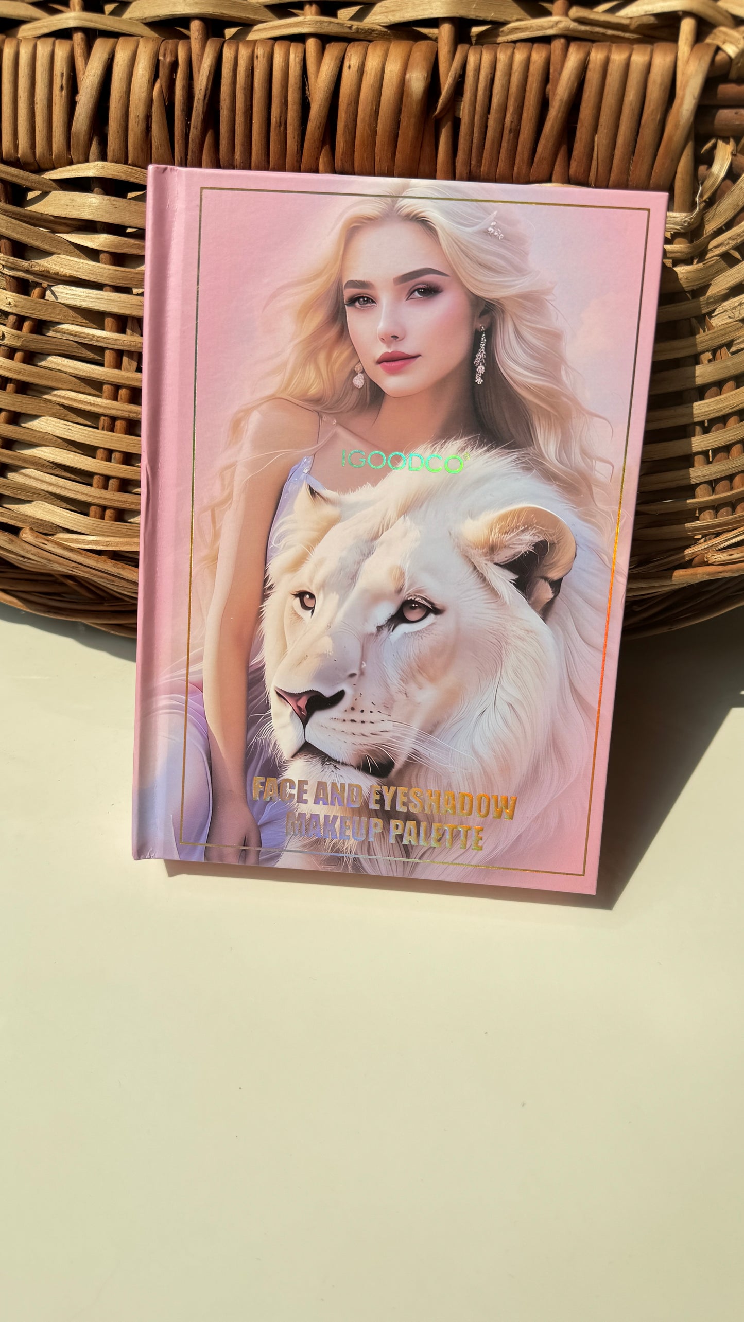 Igoodco face and eyeshadow makeup palette