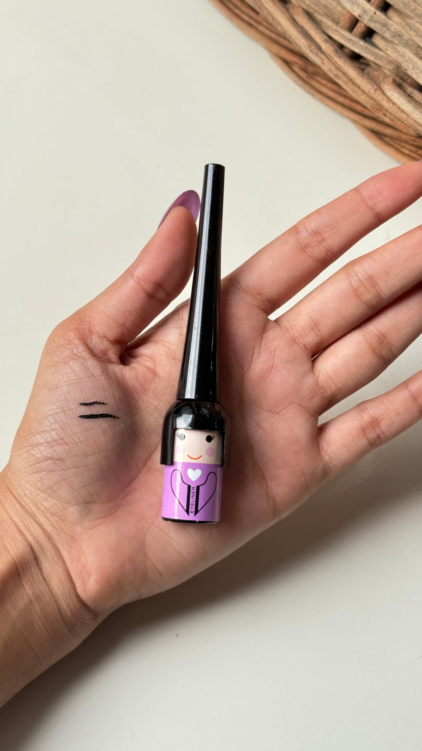 Doll eyeliner