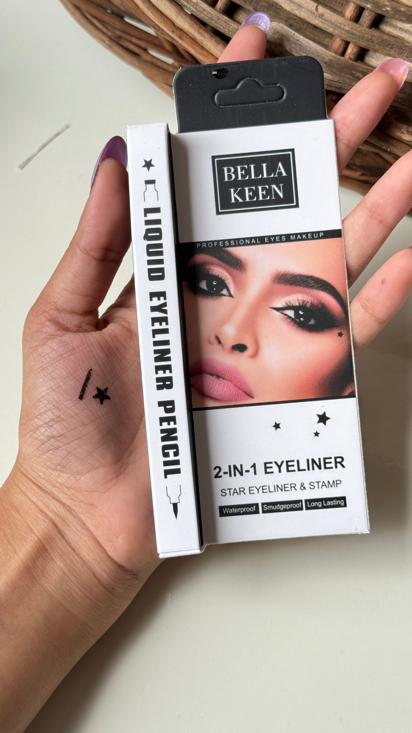 Stamp eyeliner