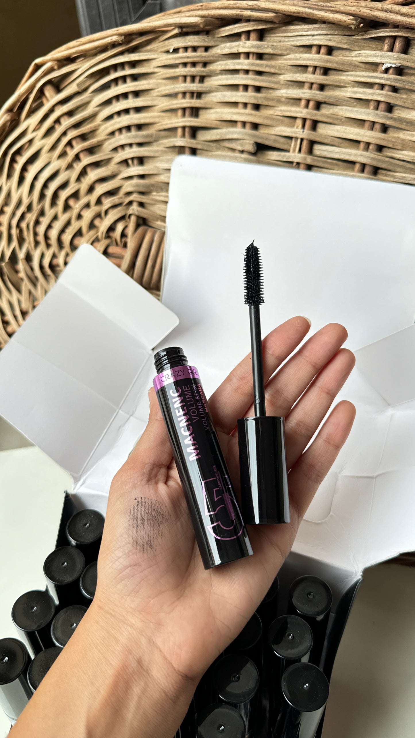 Crazy girl Magnetic volume mascara