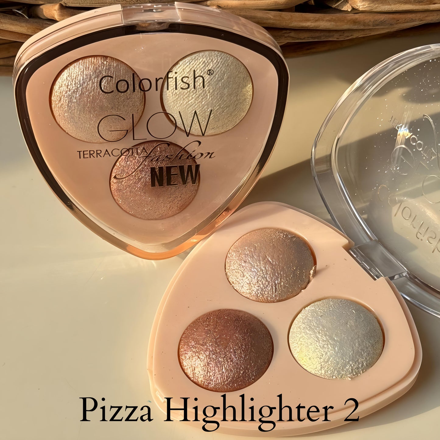 Kawaii 3 Shade Baked Highlighter Palette – Pizza Slice Shape