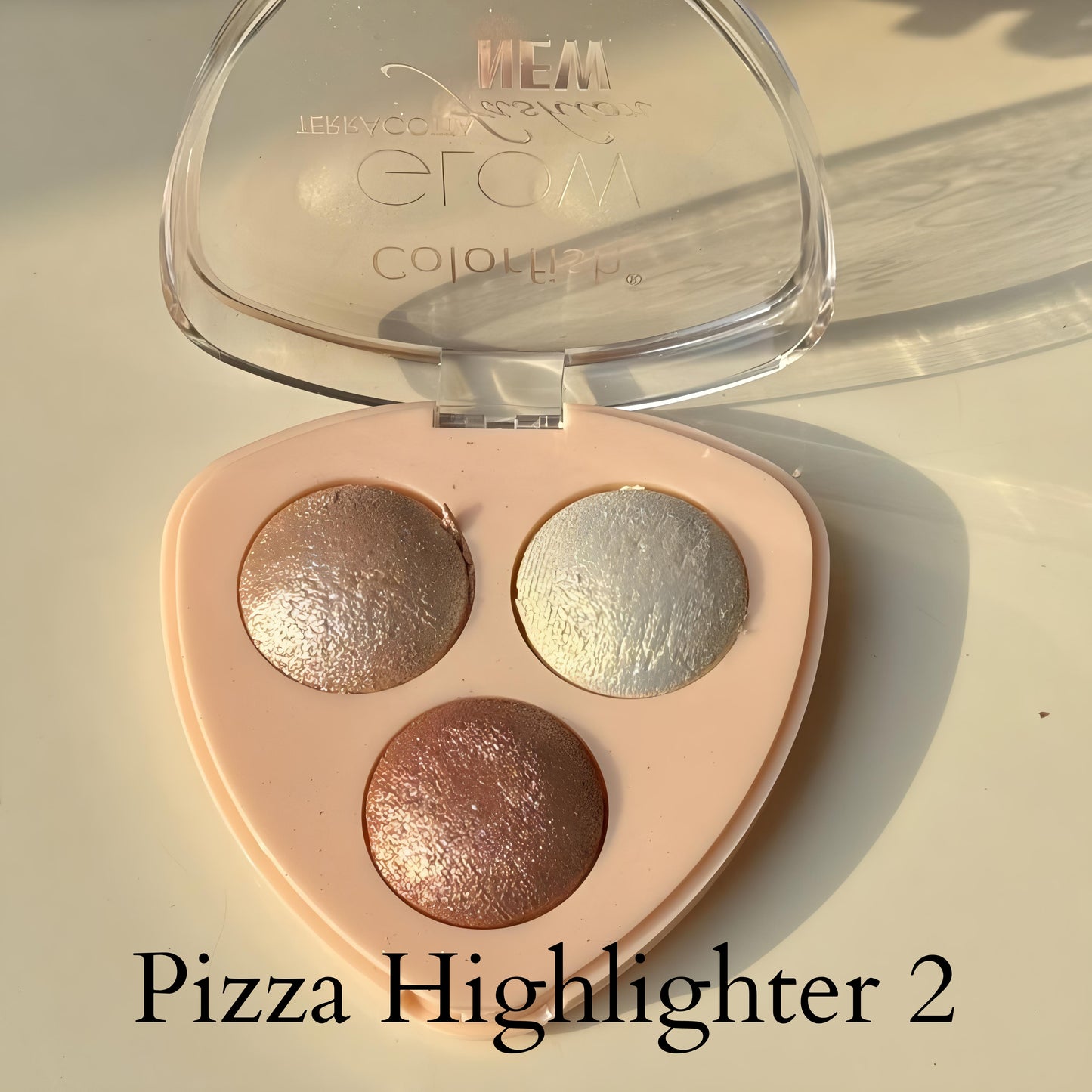Kawaii 3 Shade Baked Highlighter Palette – Pizza Slice Shape