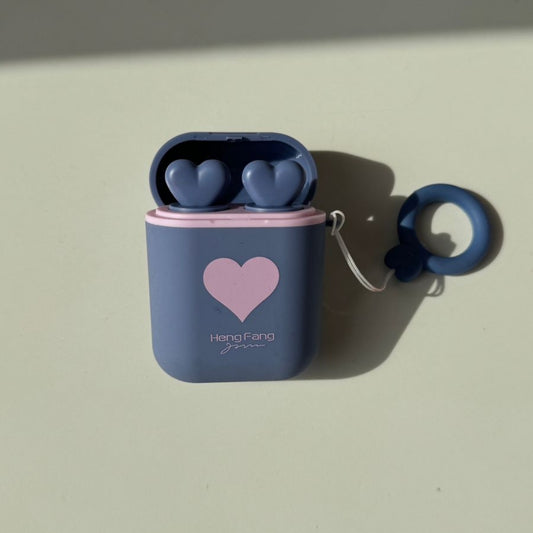 Slightly Damaged Airpod Lipstick Set