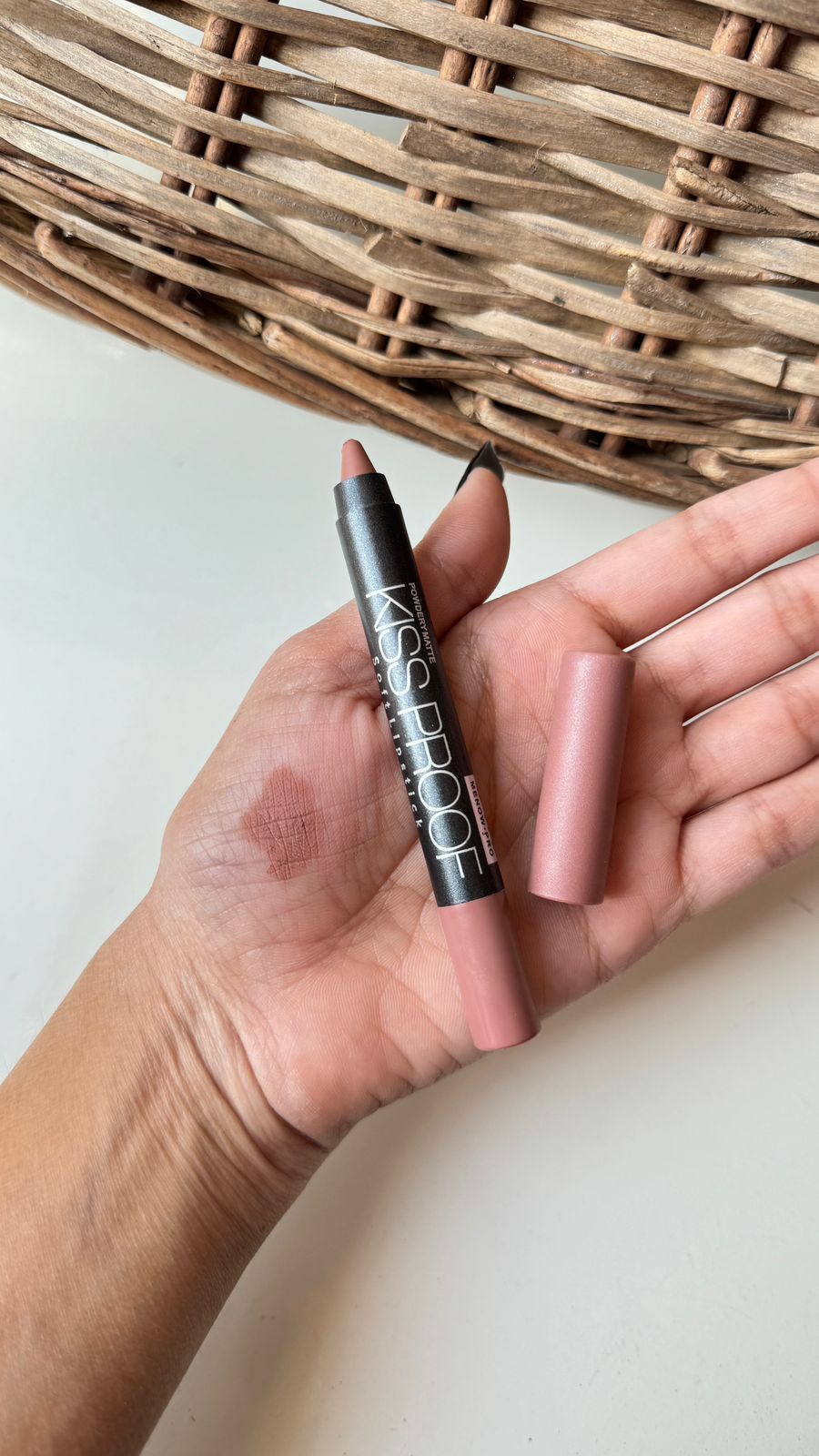 Mn Kissproof soft matte lip crayon