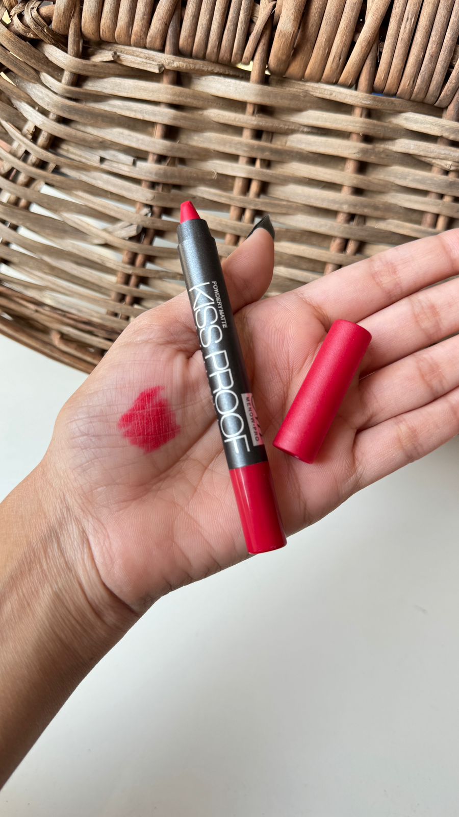 Mn Kissproof soft matte lip crayon