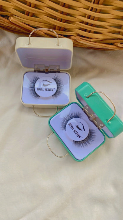 Kawaii suitcase eyelashes