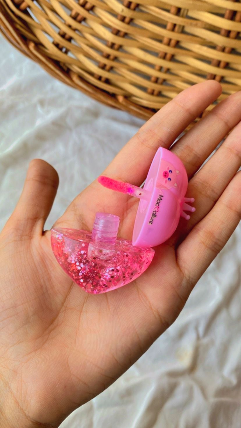 Mocallure Kawaii Heart Shaped Shiny and Glittery Lip Gloss for Dry and Chapped Lips