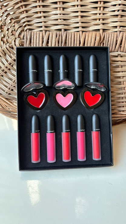 MAC Gift Set. 5 Matte Lipstick, 5 Liquid Matte Lipsticks & 3 Blusher.