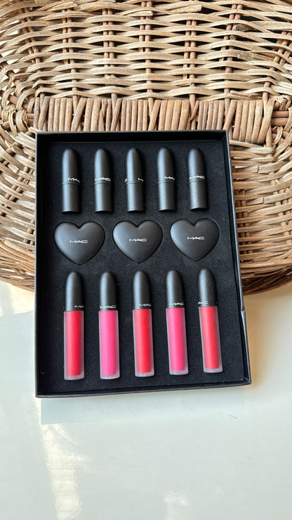 MAC Gift Set. 5 Matte Lipstick, 5 Liquid Matte Lipsticks & 3 Blusher.