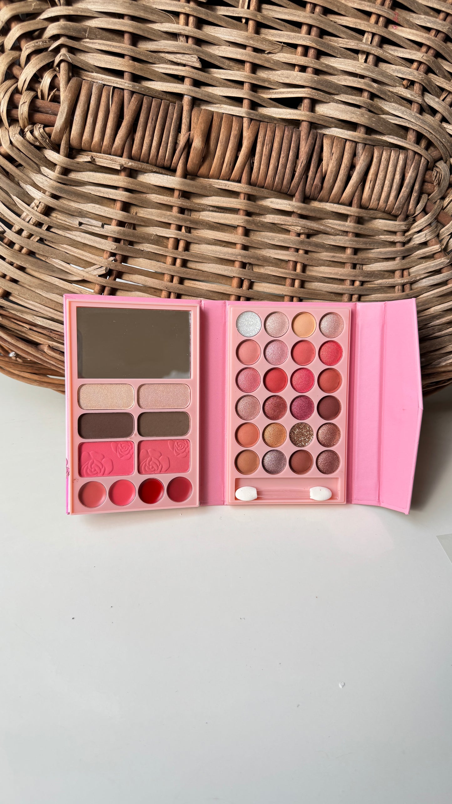 ANYLADY 6 in 1 makeup kit