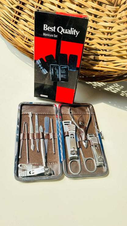 Wallet manicure kit