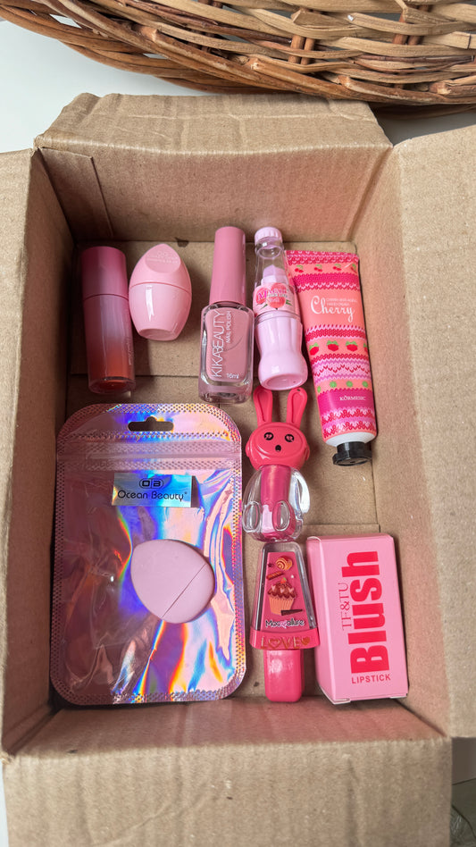 Cute pink hamper box