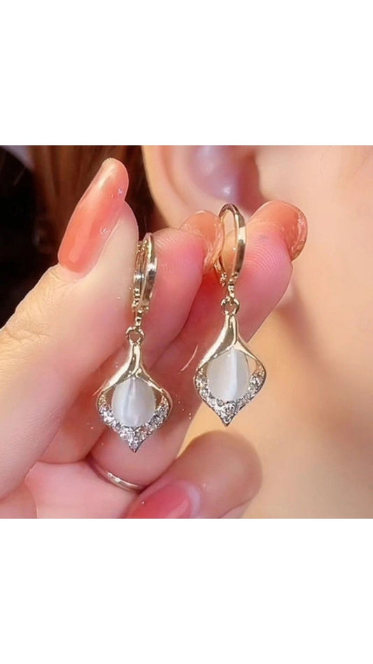 Vintage Crystal Moonstone Drop Earrings