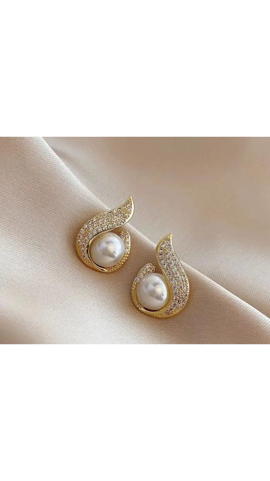 Kawaii Teardrop Shape Pearl Stone Stud Earring For Women And Girls