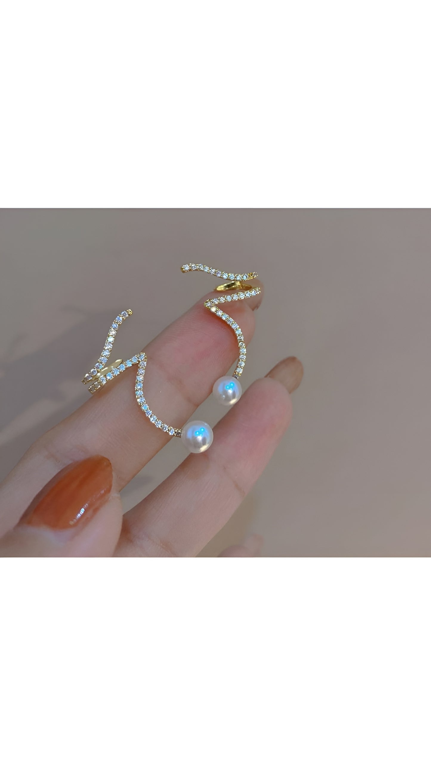 Korean Pearl Diamond Wave-shaped Fashion Women's Ear Studs Earrings