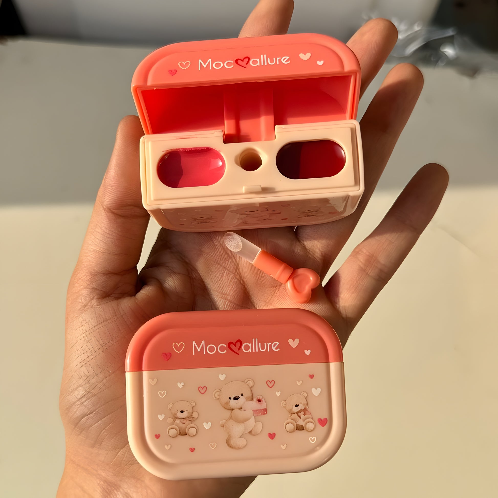Earbuds case shaped lipstick 