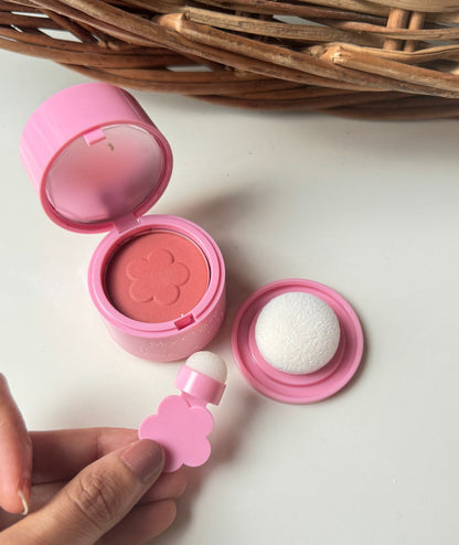 Kawaii Mocallure blush with apply sponge