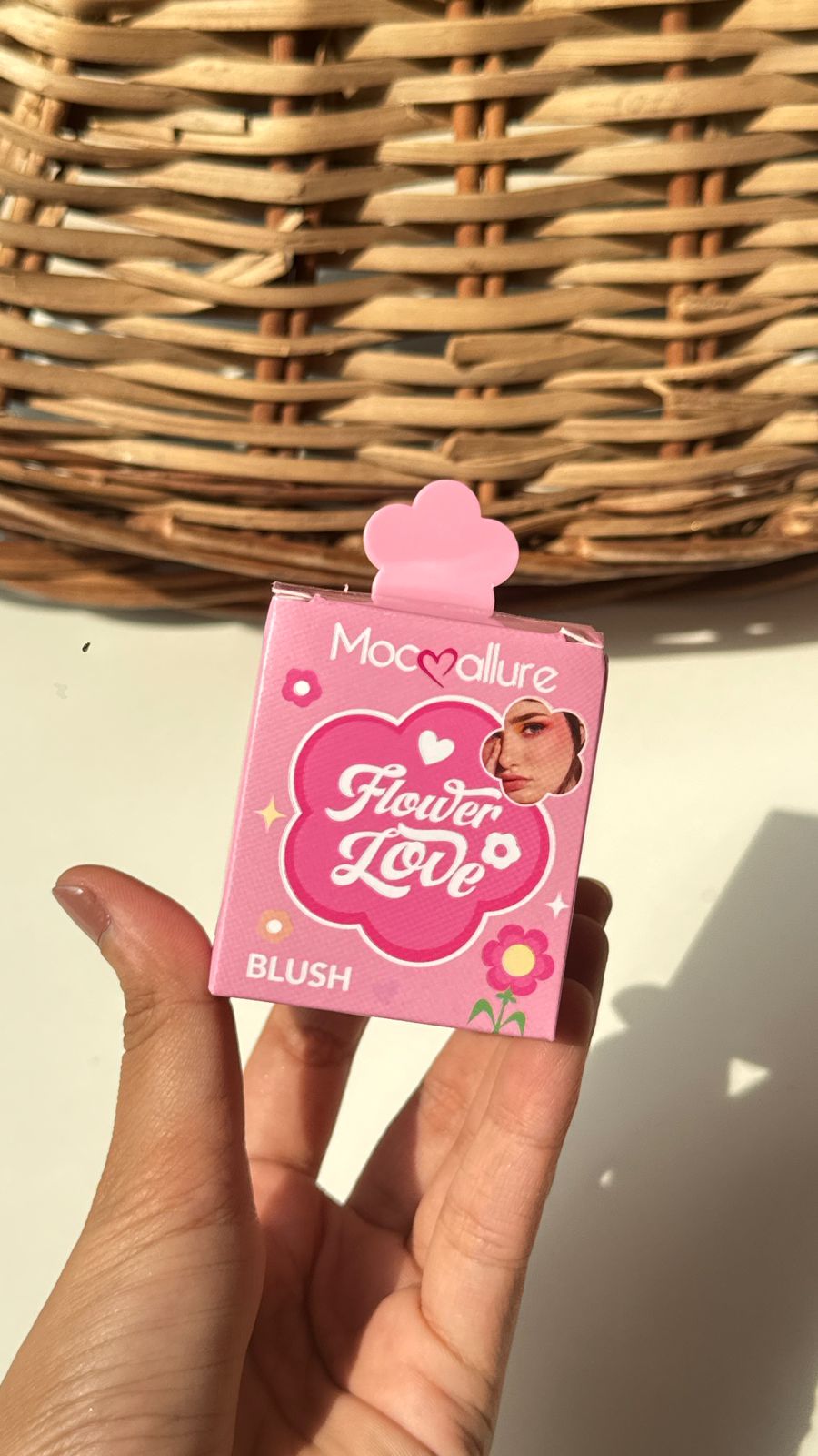 Kawaii Mocallure blush with apply sponge